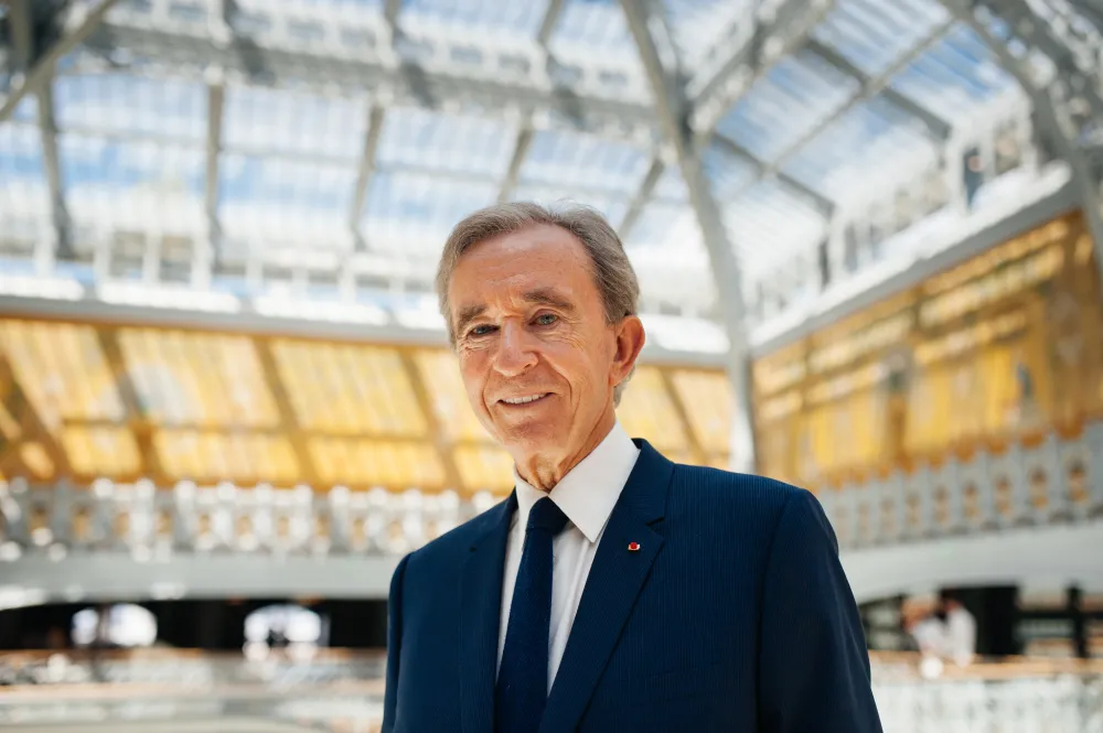 パリのサマリタン・パリ・ポンヌフ百貨店再開イベントでのBernard Arnault