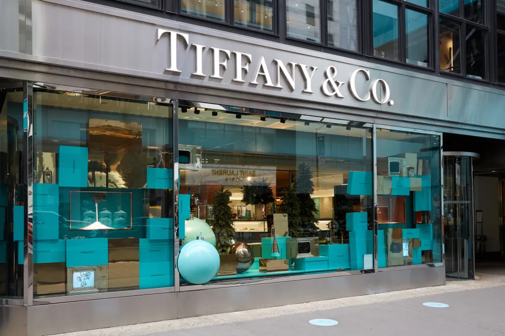 2020年のブラックフライデーにニューヨークでのTiffany & Co.とシャネル