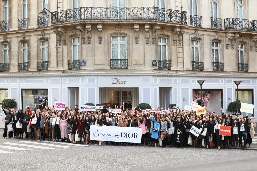 Dior、女性メンターシッププログラムで女性を励ます